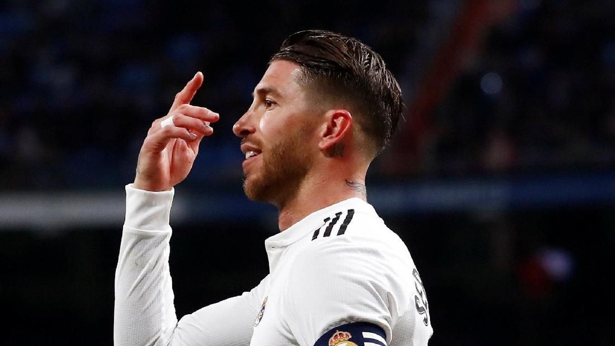 Sergio Ramos menanggapi rumor soal kembalinya Jose Mourinho ke Real Madrid (Foto: Juan Medina/Reuters)