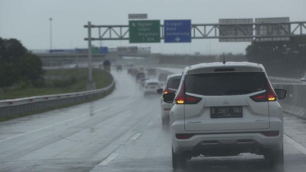 Menjajal Xpander Di Tol Surabaya Semarang