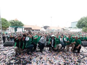 Menhub Kopi Darat Bareng Ratusan Pengemudi Grab di Kemayoran