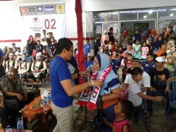 Gaya Sandi Rayakan Hari Ibu di Ponorogo