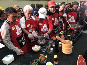Dear Bapak-bapak, Istri Bakal Senang Lho Kalau Bantu Masak di Rumah Dear Bapak-bapak, Istri Bakal Senang Lho Kalau Bantu Masak di Rumah