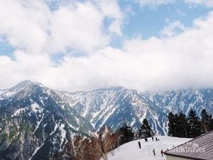Mengagumi Alpine Route Jepang di Musim Semi Mengagumi Alpine Route Jepang di Musim Semi
