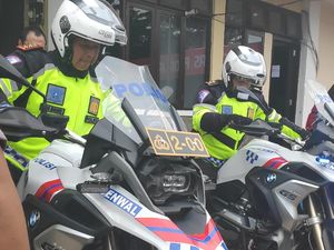 Naik BMW GS, Wakapolri Pantau Arus Libur Natal dan Tahun Baru Naik BMW GS, Wakapolri Pantau Arus Libur Natal dan Tahun Baru