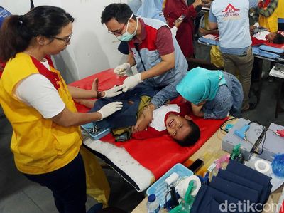 Ekspresi Anak-anak di Sunatan Massal