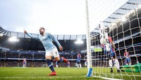 Asa datang untuk City pada menit ke-27. Gelandang Ilkay Guendogan merobek gawang Palace dan memberi keunggulan 1-0 untuk tuan rumah. (Foto: Carl Recine/Reuters)
