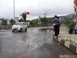 Polisi Imbau Kendaraan yang Mau ke Anyer Balik Arah
