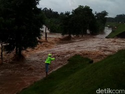 Tangkis Sungai di Jember Jebol, Puluhan Rumah Terendam