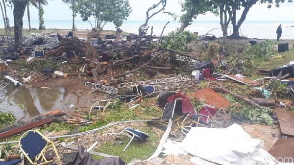 Hancur Berantakan, Ini Panggung Seventeen yang Diterjang Tsunami