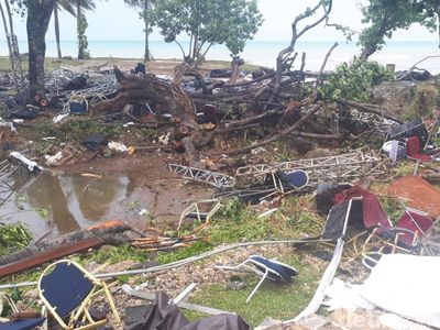 Hancur Berantakan, Ini Panggung Seventeen yang Diterjang Tsunami