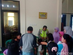Takut Tsunami Susulan, Warga Anyer Ngungsi ke Gedung