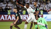 Meski Al Ain sempat menipiskan skor, Madrid kembali menjauh berkat gol bunuh diri Yahia Nader di injury time. Foto: Francois Nel/Getty Images