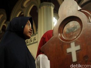 Sejuknya Kunjungan Keagamaan Menyatukan Perbedaan di Katedral Sejuknya Kunjungan Keagamaan Menyatukan Perbedaan di Katedral