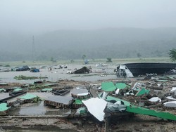 Penampakan Anyer Pasca-Tsunami Dilihat dari Udara