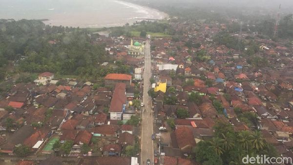 Dari Udara, Ini Penampakan Wilayah Carita Terdampak Tsunami