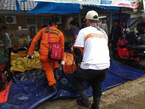 Tsunami Anyer, Tim ACT Sisir Korban di Tanjung Lesung