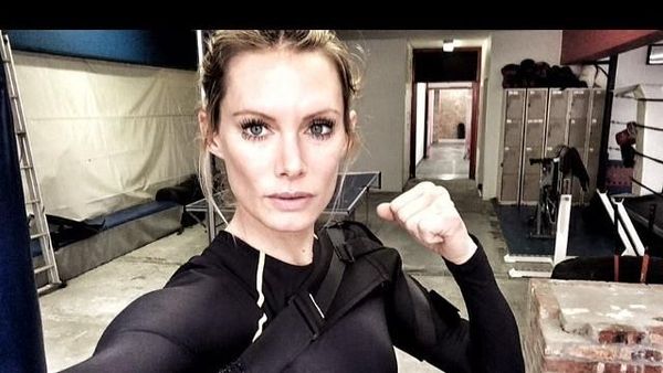 Stuntwoman Cantik Ini Kariernya Hancur Pasca-Kecelakaan di Film Resident Evil