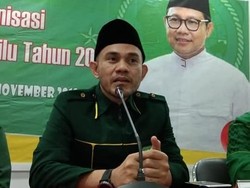 Ungkapan Haru Sang Putra di Pusara Herman Seventeen