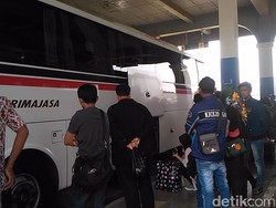 Libur Akhir Tahun, Terminal Guntur Garut Dipadati Wisatawan