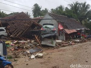 3.050 Orang Mengungsi Akibat Tsunami di Pandeglang