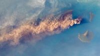 Melongok Wajah Anak Krakatau dari Antariksa