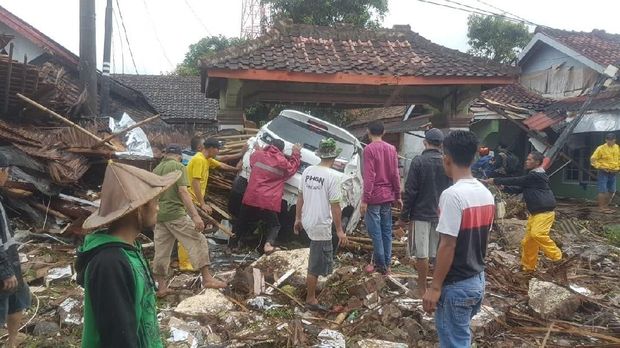 Dampak tsunami