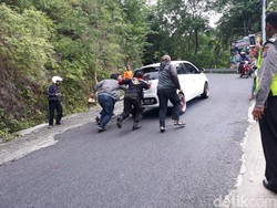 Jalur Ekstrem, Banyak Kendaraan Tak Kuat Nanjak di Cino Mati Bantul