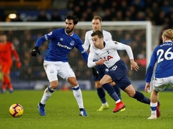 Tottenham lebih baik dalam jumlah tembakan dilepaskan (17-10), tembakan mengarah ke sasaran (8-3), umpan sukses (83%-76%0, sampai penguasan bola (59%-41%). REUTERS/Andrew Yates.