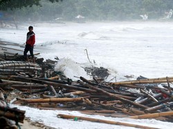 Menkominfo: 113 BTS Mati Terdampak Tsunami Selat Sunda