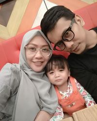 Bani Seventeen dan istri