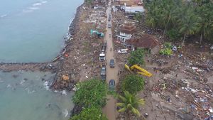Melihat Desa Pesisir di Lampung yang Porak Poranda Akibat Tsunami