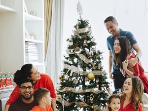 Suka Cita Para Artis Indonesia Saat Rayakan Natal