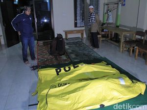 Tangis Keluarga Sambut Kedatangan 4 Korban Tsunami di Selat Sunda