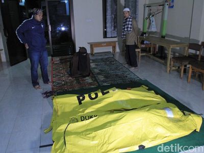 Tangis Keluarga Sambut Kedatangan 4 Korban Tsunami di Selat Sunda