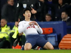Son Heung-min dan Harry Kane jadi bintang Tottenham dalam laga ini setelah keduanya masing-masing bikin dua gol. Reuters/Carl Recine.