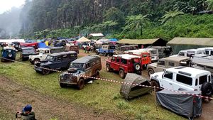 Serunya Saat Pemilik Land Rover Berkumpul di Kaki Gunung Gede