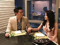 Ifan Seventeen Pakai Baju Putih agar Serasi dengan Mendiang Istri