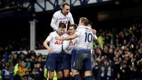 Kemenangan telak atas Everton membuat Tottenham kini punya 42 poin dan duduk di urutan tiga klasemen Liga Inggris. Reuters/Carl Recine.