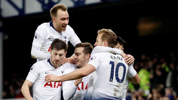 Pesta Tottenham di Goodison Park