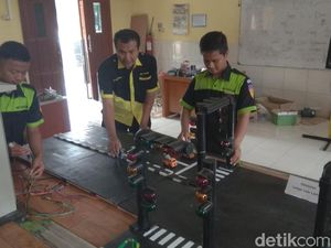 Keren! Dua Pelajar Karawang Ciptakan Alat Deteksi Kemacetan