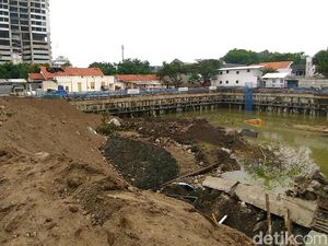 2 Kendala Jadi Sebab Molornya Pengurukan Proyek Basemen RS Siloam 2 Kendala Jadi Sebab Molornya Pengurukan Proyek Basemen RS Siloam