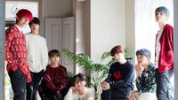 Lihat Foto BTS Jelang Natal Yuk!