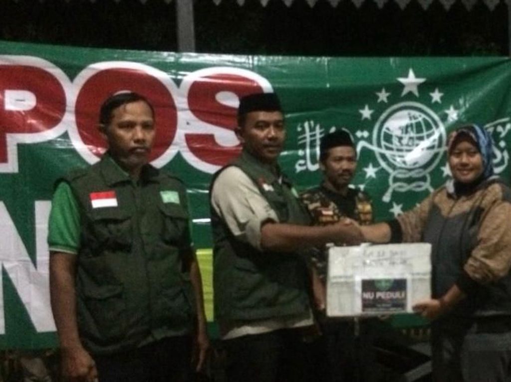 Banser Turunkan Ratusan Anggota Bantu Korban Tsunami Anyer & Lampung Banser Turunkan Ratusan Anggota Bantu Korban Tsunami Anyer & Lampung