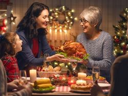 Ikuti 7 Langkah Ini Agar Tak Kalap Saat Makan Enak