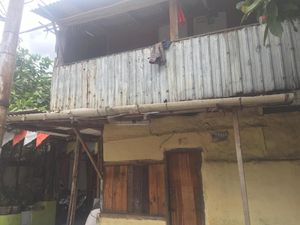 Porsche Cayman Beralamat Pemilik di Rumah Berdinding Seng akan Diblokir