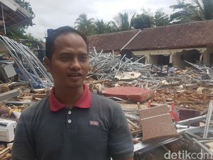 Sebelum Tsunami, Wisatawan Padati Carita untuk Lihat Erupsi Krakatau