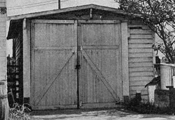 Disney yang dikenal sebagai media tersebesar didirikan di garasi paman Walt Disney pada tahun 1923 di Los Angeles. (scoopwhoop.com/Razsl)
