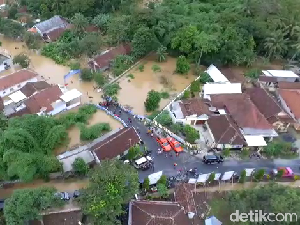Banjir Masih Rendam Rumah Warga di Lumajang, Ini yang Dibutuhkan