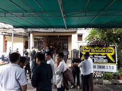 Pelayat Datangi Rumah Finalis None Jaktim 2017 Korban Tsunami Anyer