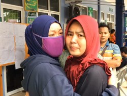 Tangis Keluarga Pecah Saat Melihat Jenazah Korban Tsunami