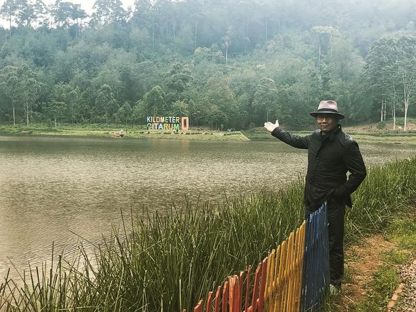 Foto: Ridwan Kamil dan Keindahan Situ Cisanti